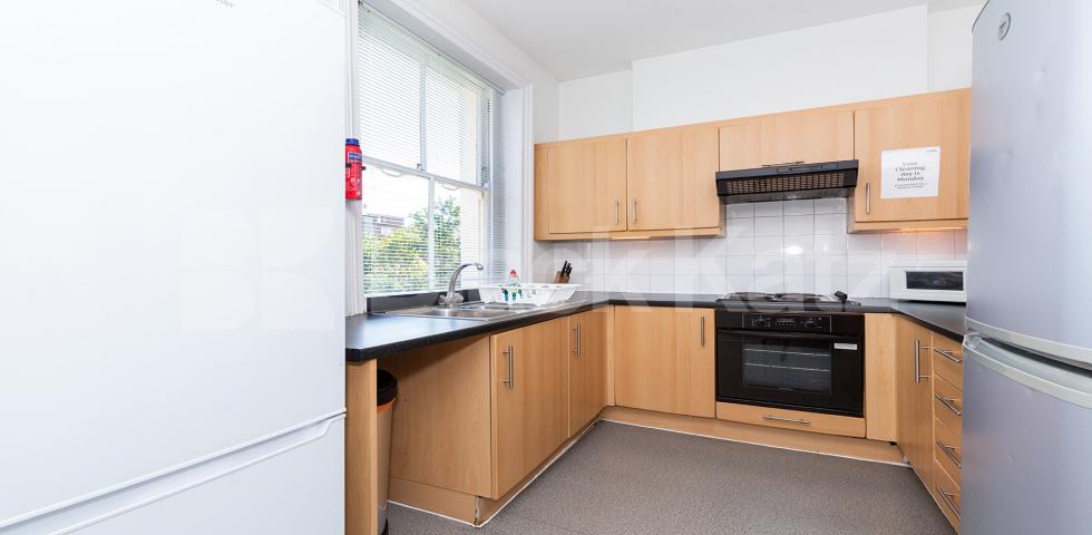 			MINS TO UCL, SOAS & LSE, 4 Bedroom, 1 bath, 1 reception Flat			 Bedford Place, BLOOMSBURY